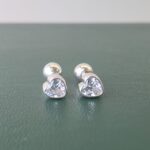 Arete de corazón con circón