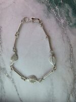 Pulsera de hojas